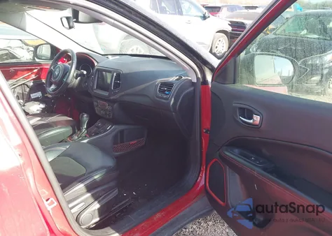 2018 Jeep Compass Trailhawk 4X4 z USA, uszkodzony, nr VIN 3C4NJDDB6JT482032